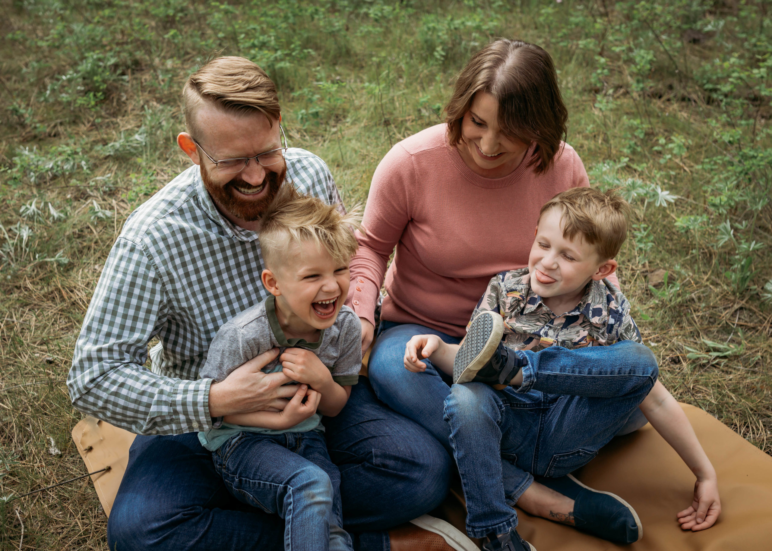 Spokane Family of 4 has fun during their family photography session